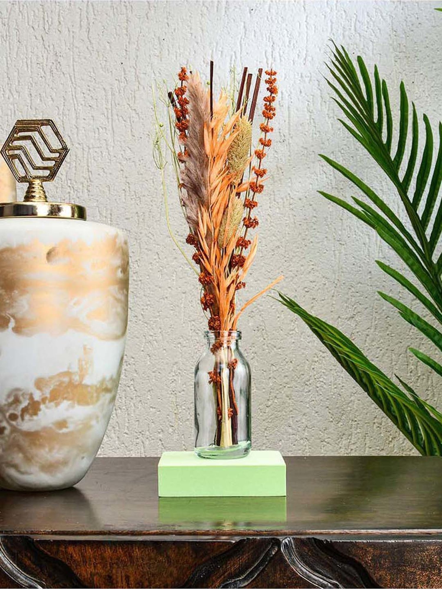 @home by Nilkamal Arias Decorative Glass Vase with Dry Flowers (Transparent & Brown)