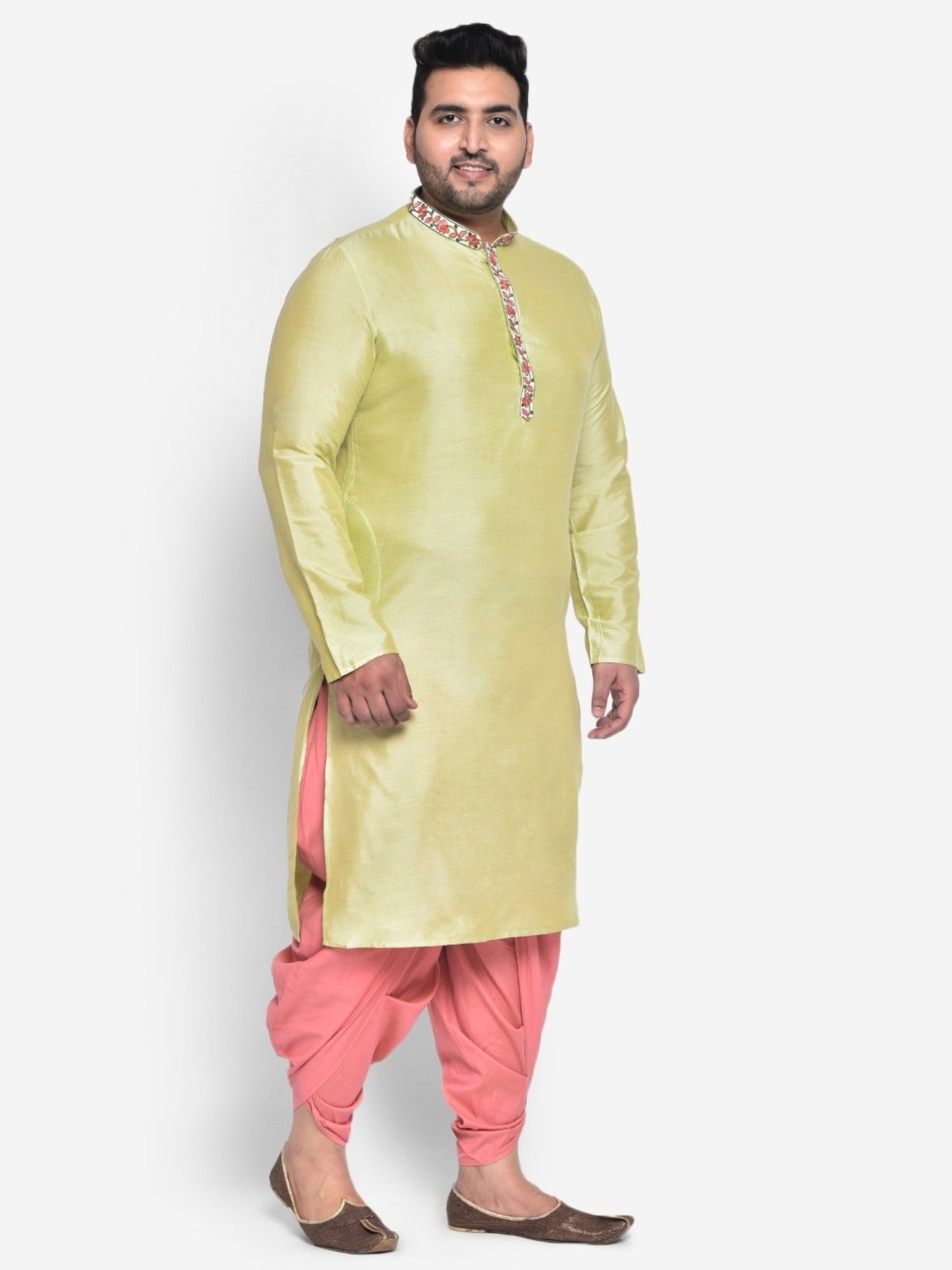 KISAH PLUS Green Regular Fit Embroidered Kurta