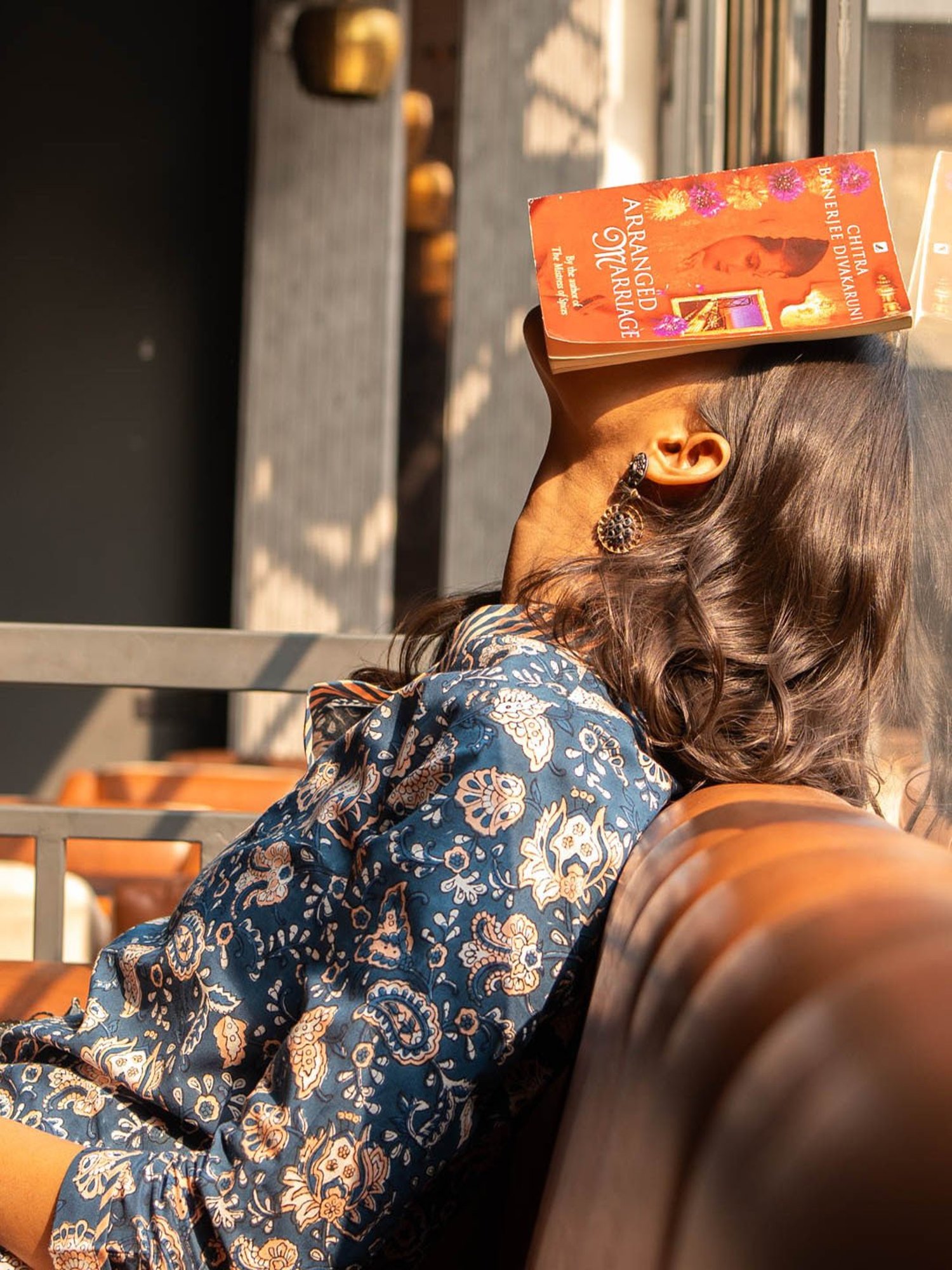 Akiso Blue Block Printed Straight Fit Kurta With Neck And Sleeve Details