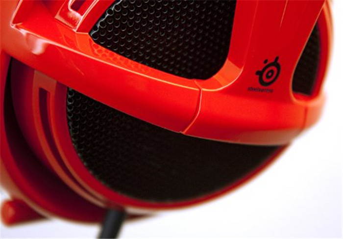 SteelSeries Siberia V2 Full-Size Gaming Headset (Red)