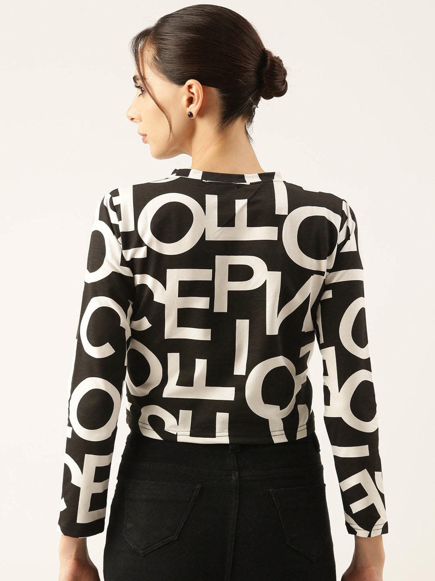 SHOWOFF Black & White Graphic Print Crop T-Shirt