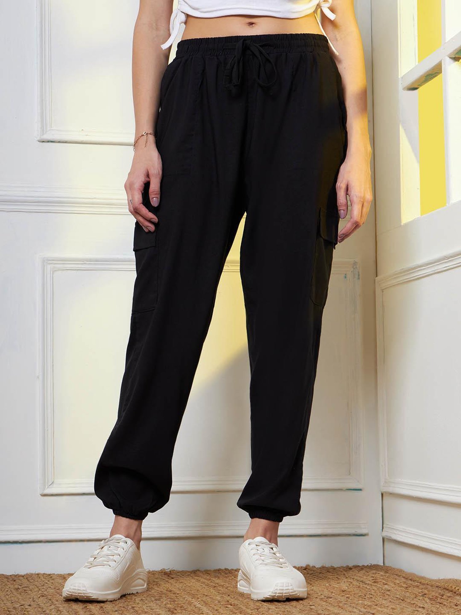 FITHUB Black Regular Fit High Rise Joggers