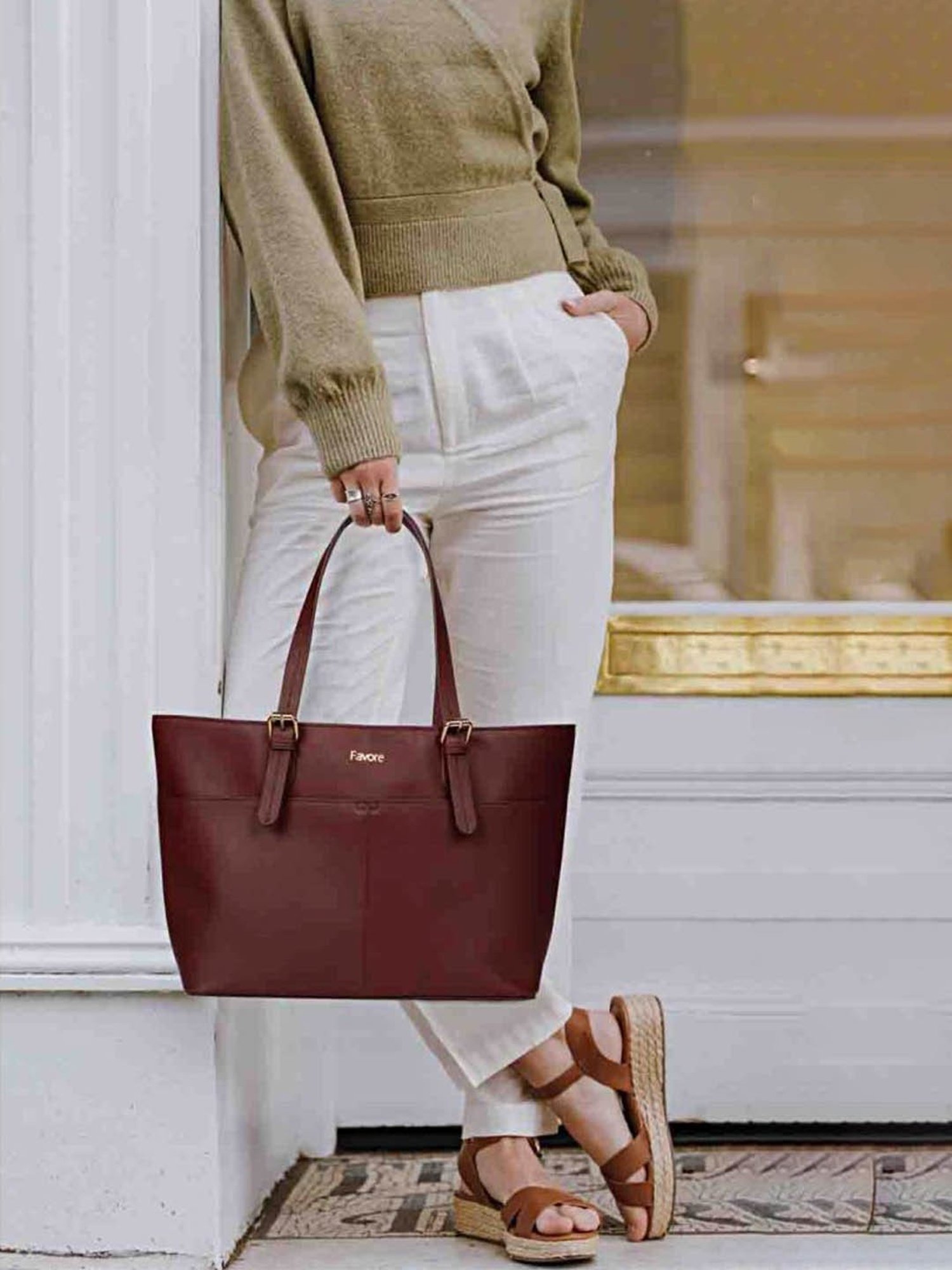 Favore Burgundy Solid Medium Tote Handbag