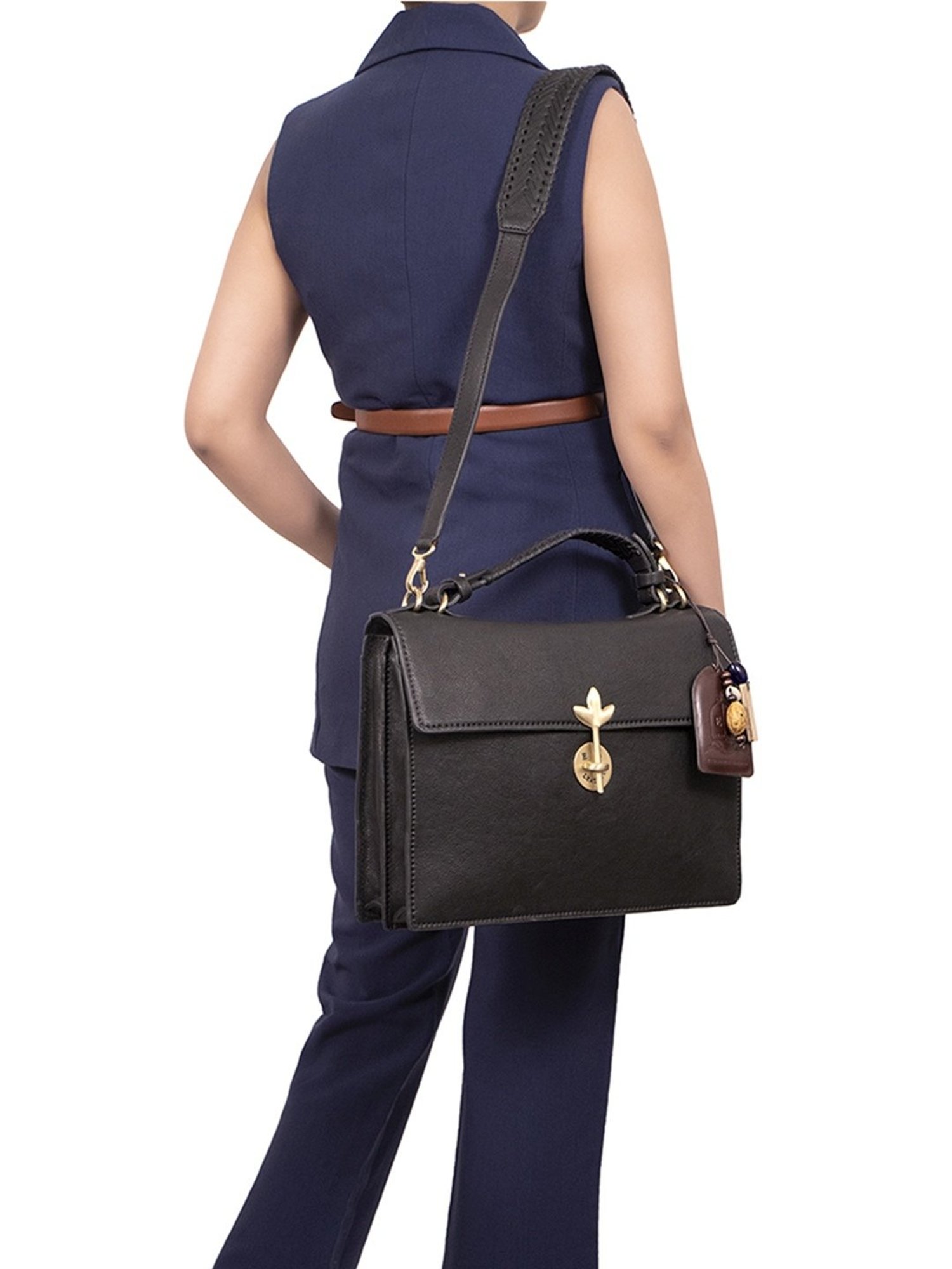 Hidesign EI Preserve 01 Leather Solid Laptop Messenger Bag