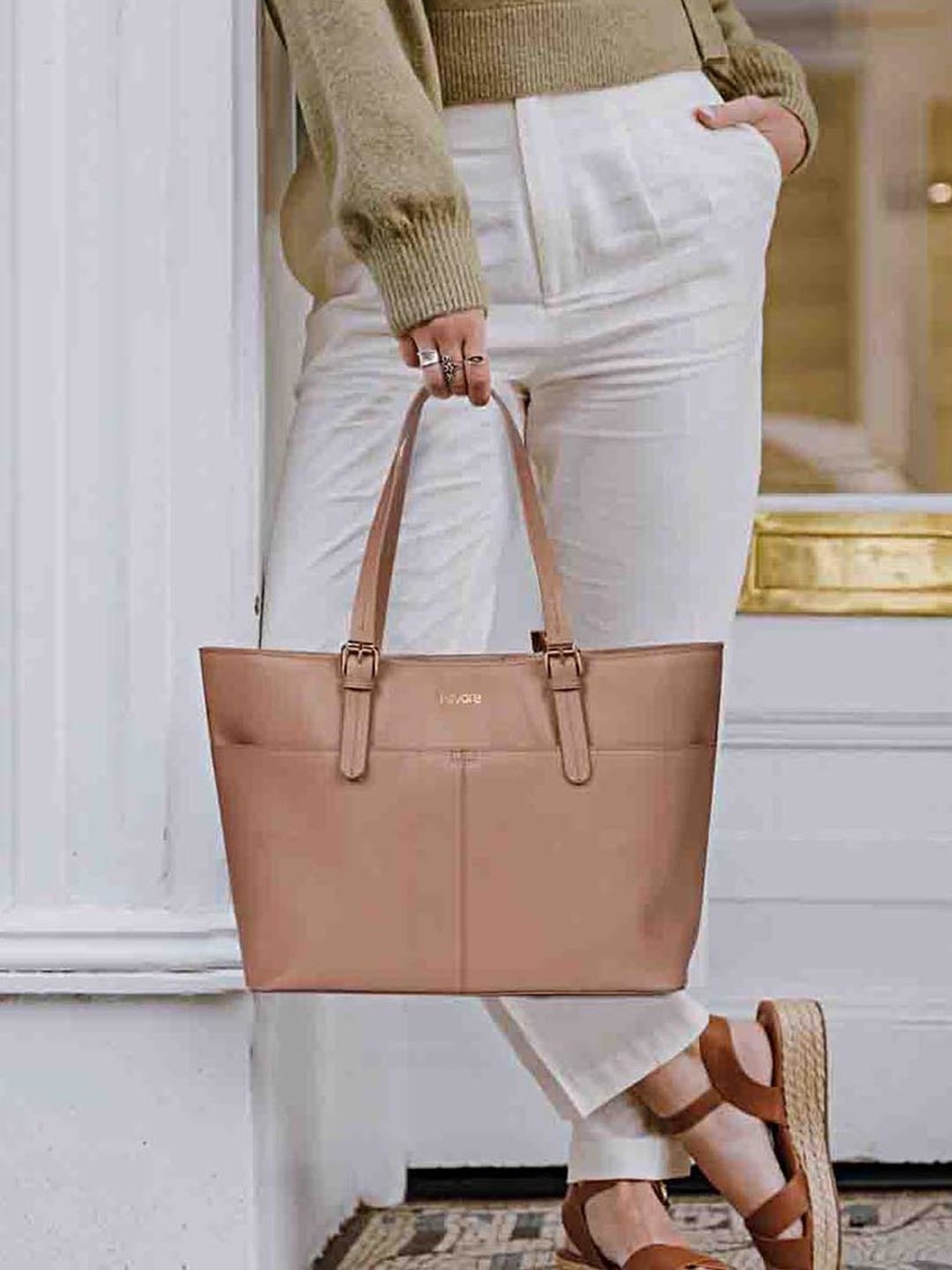 Saint G Pink Solid Medium Shoulder Handbag