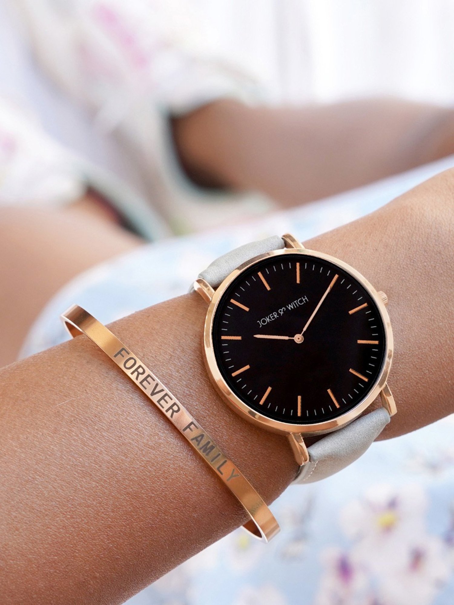 Daniel Klein DKG002-1 Analog Watch for Women With Bracelets