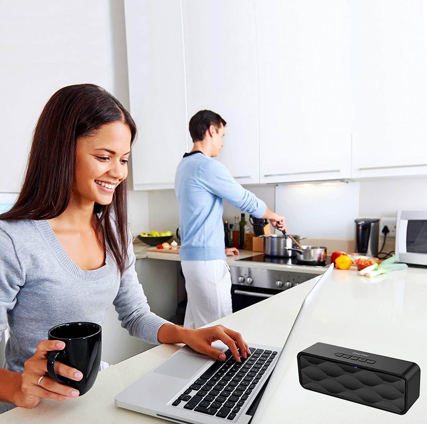 Portable wireless Bluetooth speakers, Portable 4.2 Wireless Speaker EDR Stereo with Loud HD Audio and Bass, Built-In Mic, FM Radio, 12H Playtime , TF Card , Dual Driver for Indoor & Outdoor Use