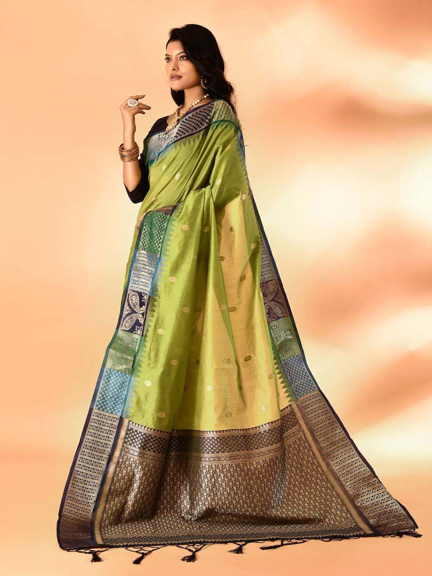 Elora Green Woven Saree With Unstitched Blouse