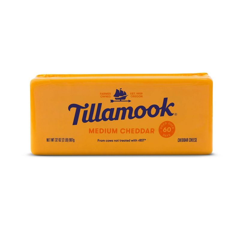 Tillamook Medium Cheddar Cheese Loaf - 32oz