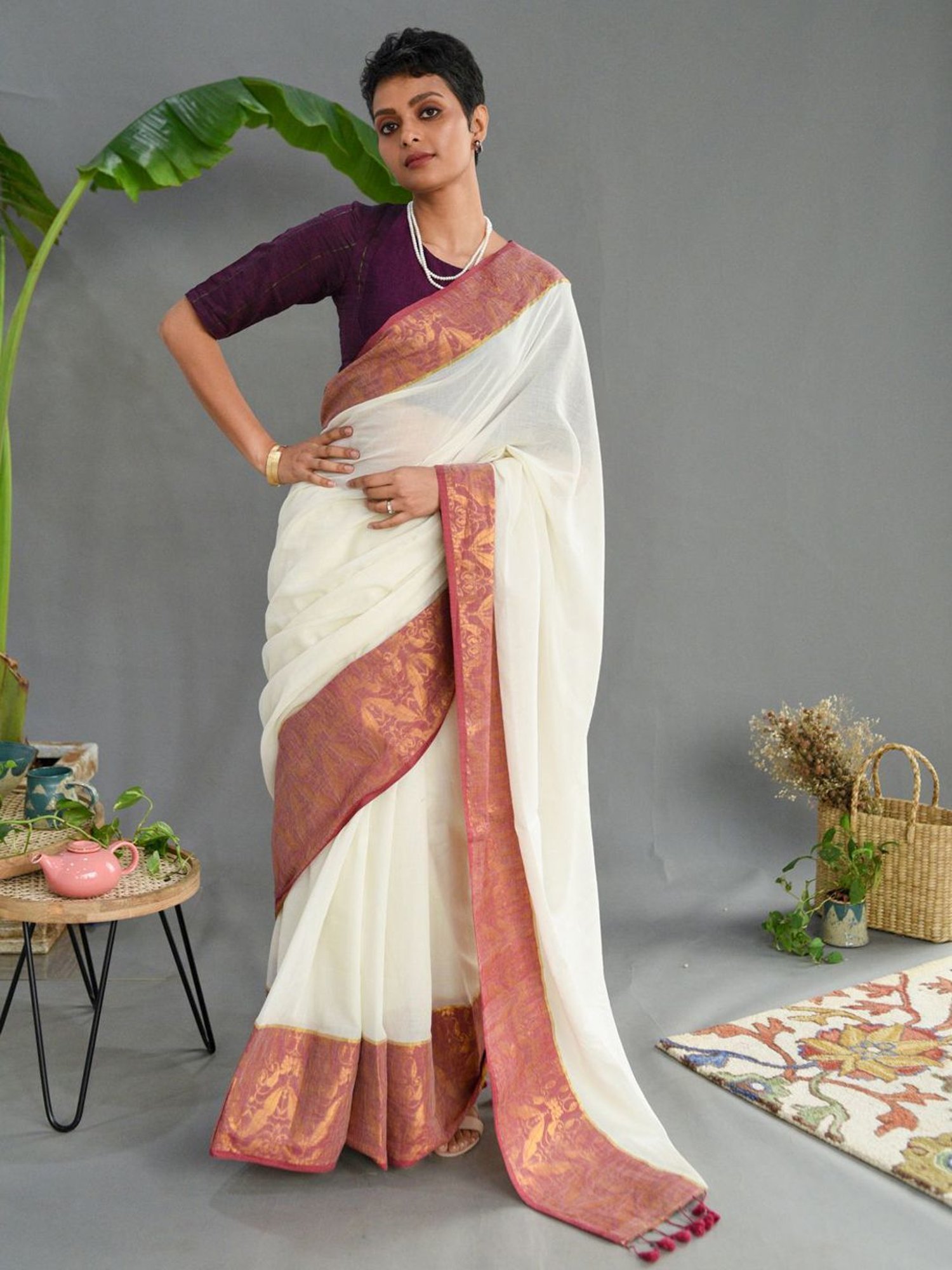 Suta White & Red Cotton Woven Saree Without Blouse