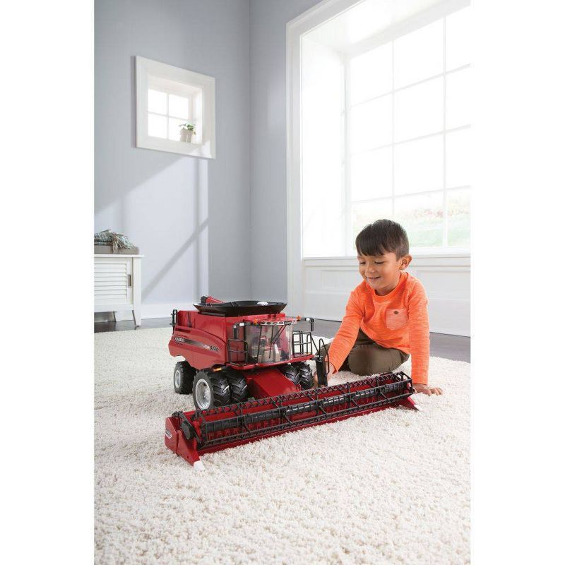 Big Farm Case IH 8240 Combine M2 1:16 With 3020 Grain Head