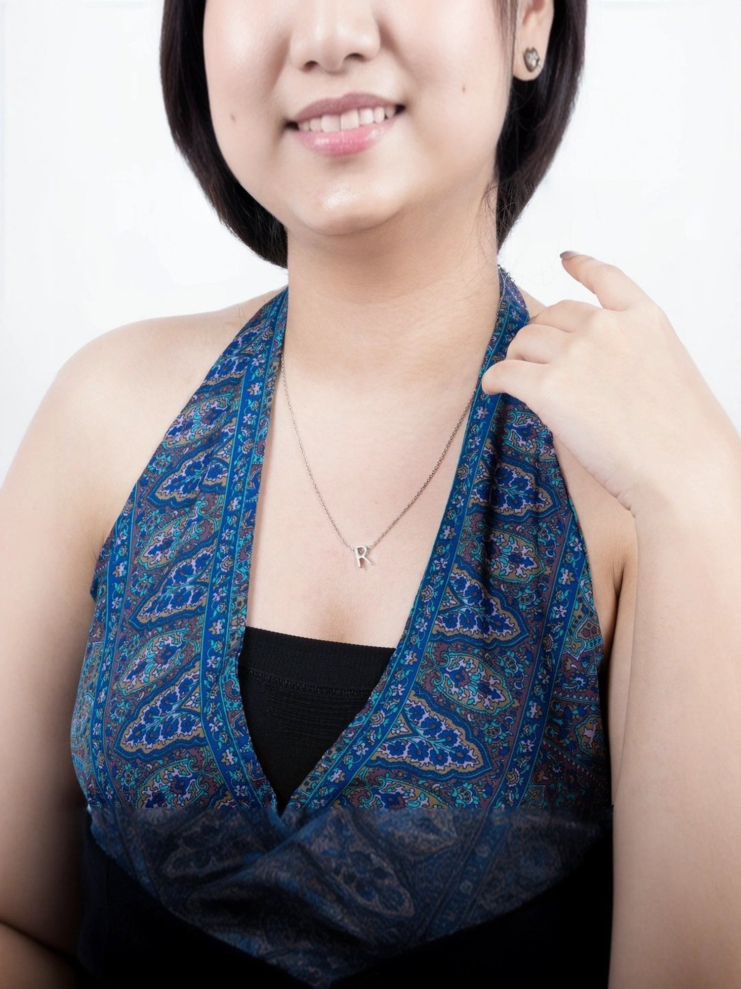 Touch925 Sterling Silver Radiant R Initial Chain Pendant