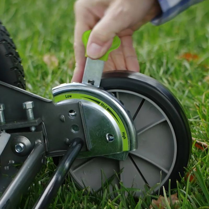 16" Reel Mower with Trailing Wheels - Earthwise