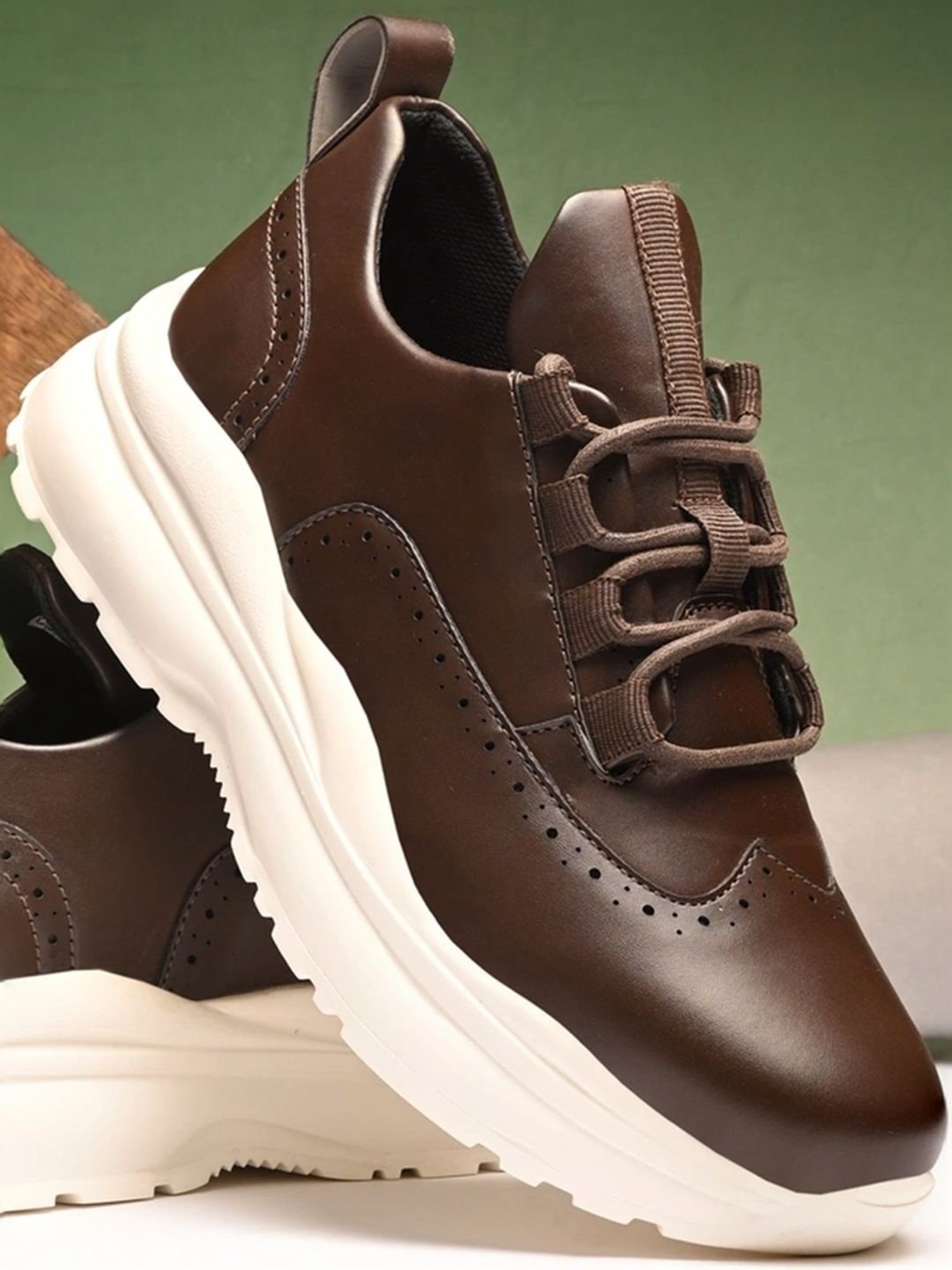 Hoversole Men's Gravity-2 Brown Casual Sneakers