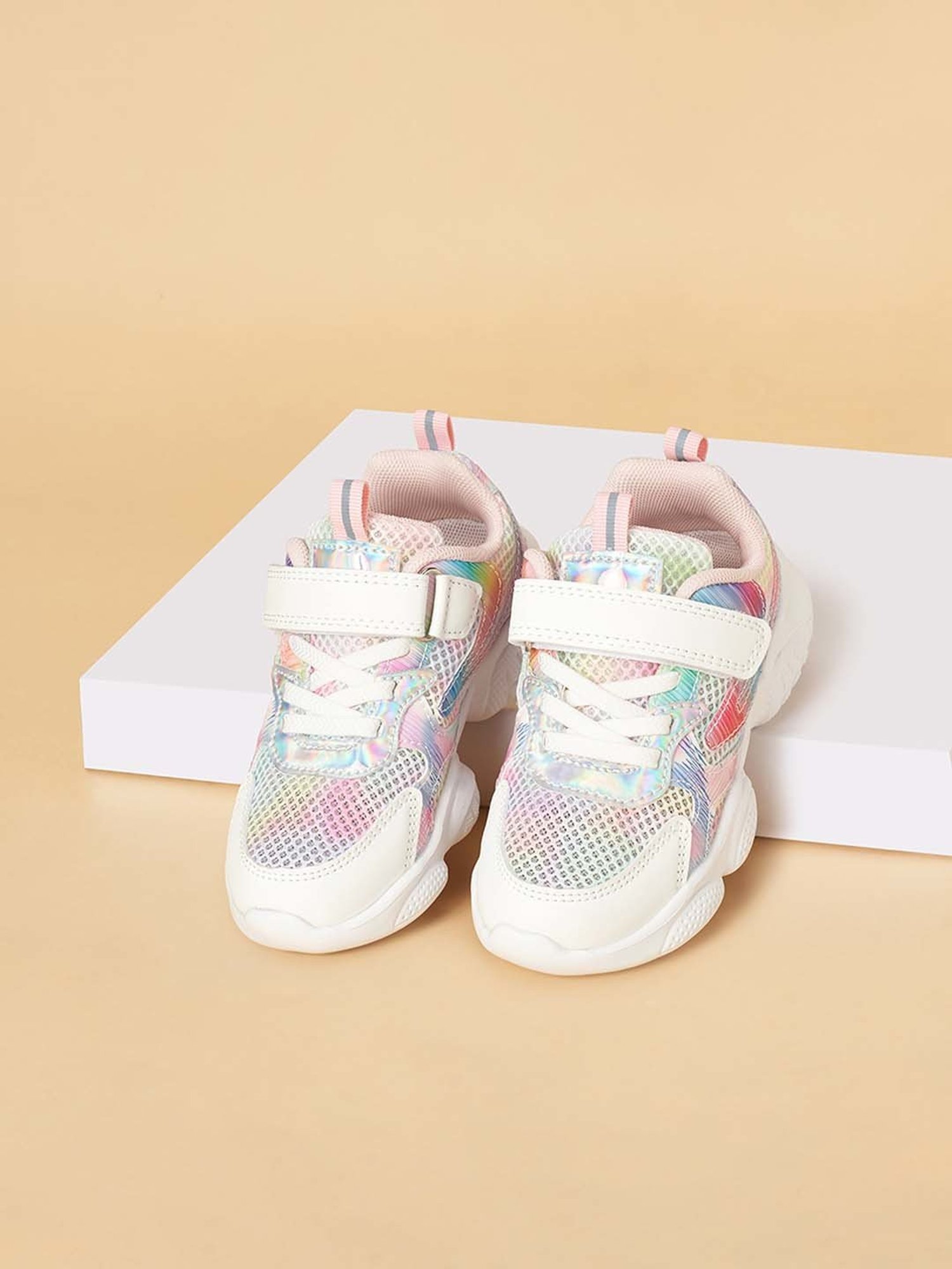 Pantaloons Junior White & Pink Velcro Shoes