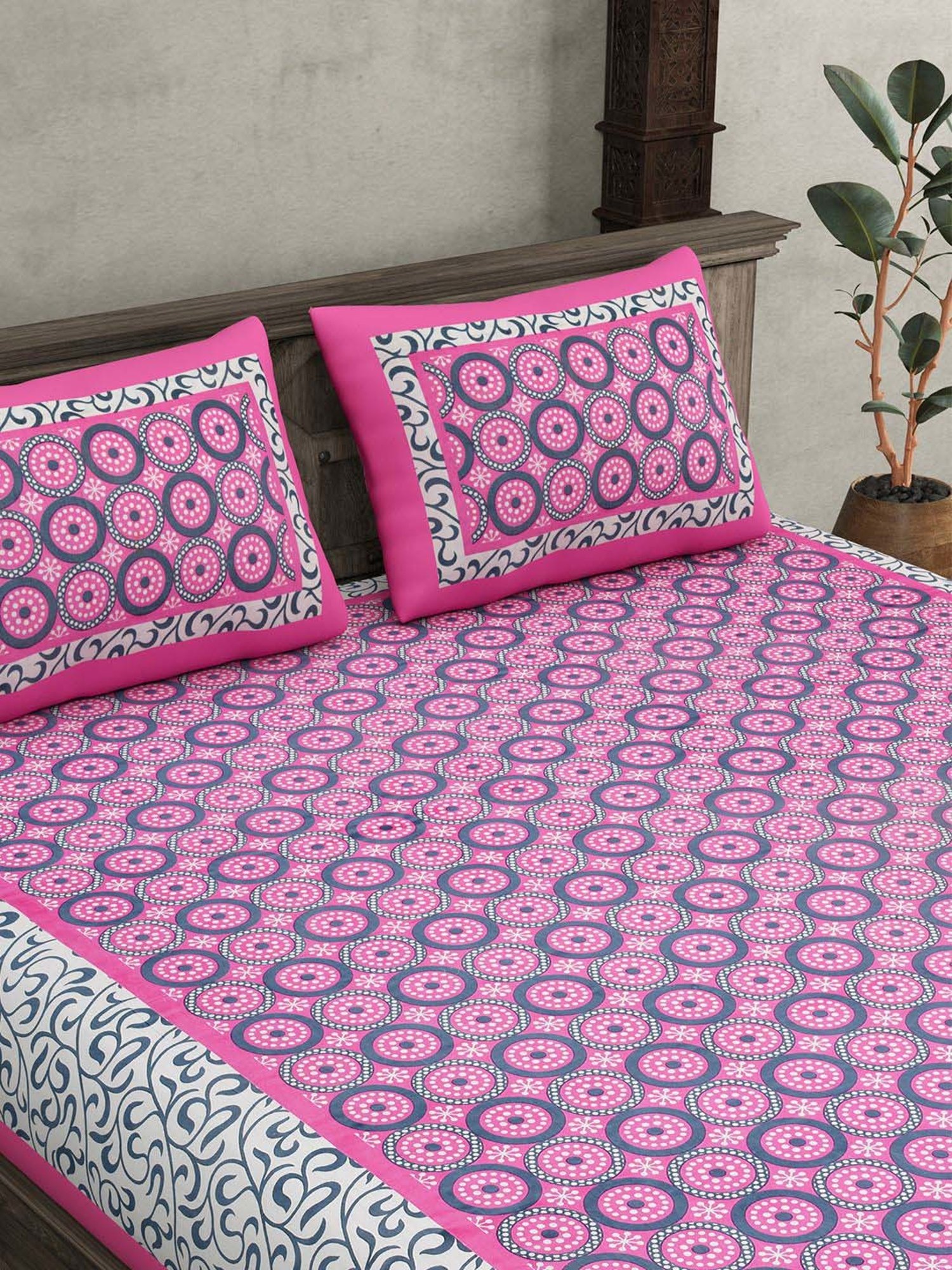 JaipurFabric Pink 100% Pure Cotton 120 TC Double Bedsheet with 2 Pillow Covers