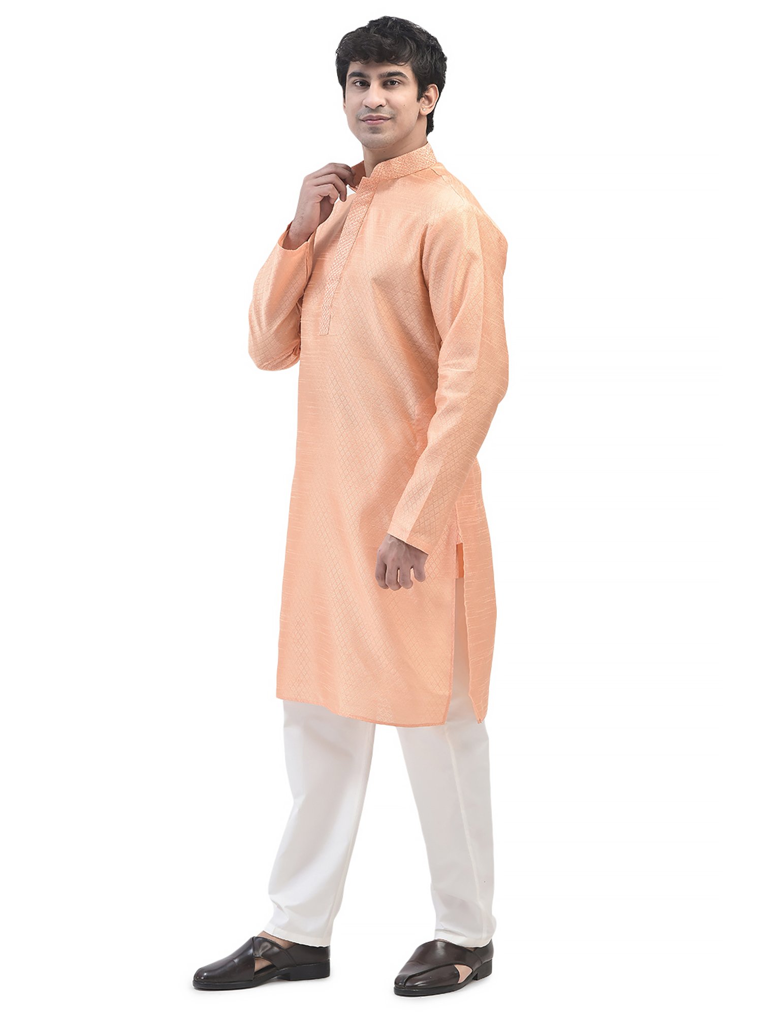 SG LEMAN Peach & White Regular Fit Self Design Kurta & Pyjamas Set