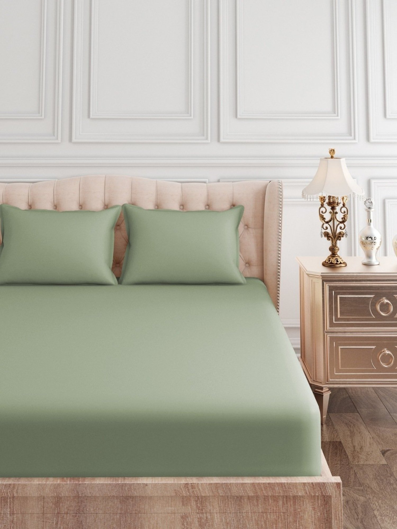 SEJ by Nisha Gupta Solid Green 300 TC Cotton King Bed Sheet with 2 Pillow Covers