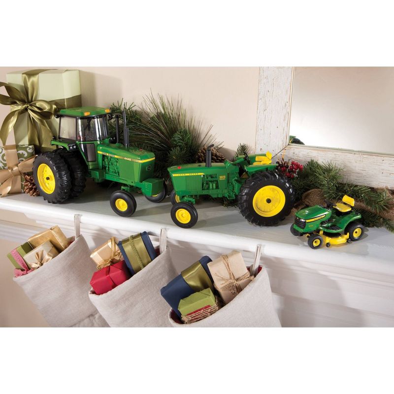 TOMY John Deere 1:16 Scale 3020 Wide Front Tractor