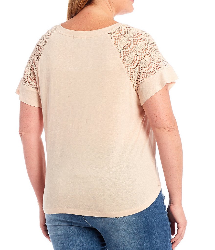 Democracy Plus Size Lace Short Sleeve V-Neck Surplus Shirttail Hem Knit Top