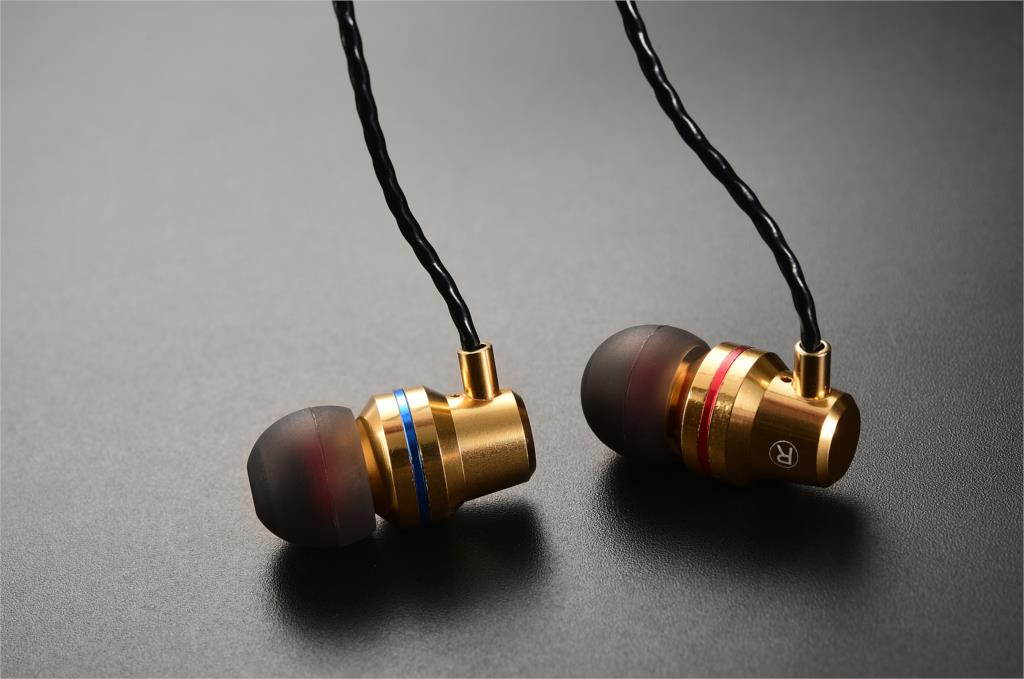 QKZ DM1 Clear Bass Earphone with Microphone In-Ear Earphone Special Edition Headset Earphones 3 Colors Fone De Ouvido