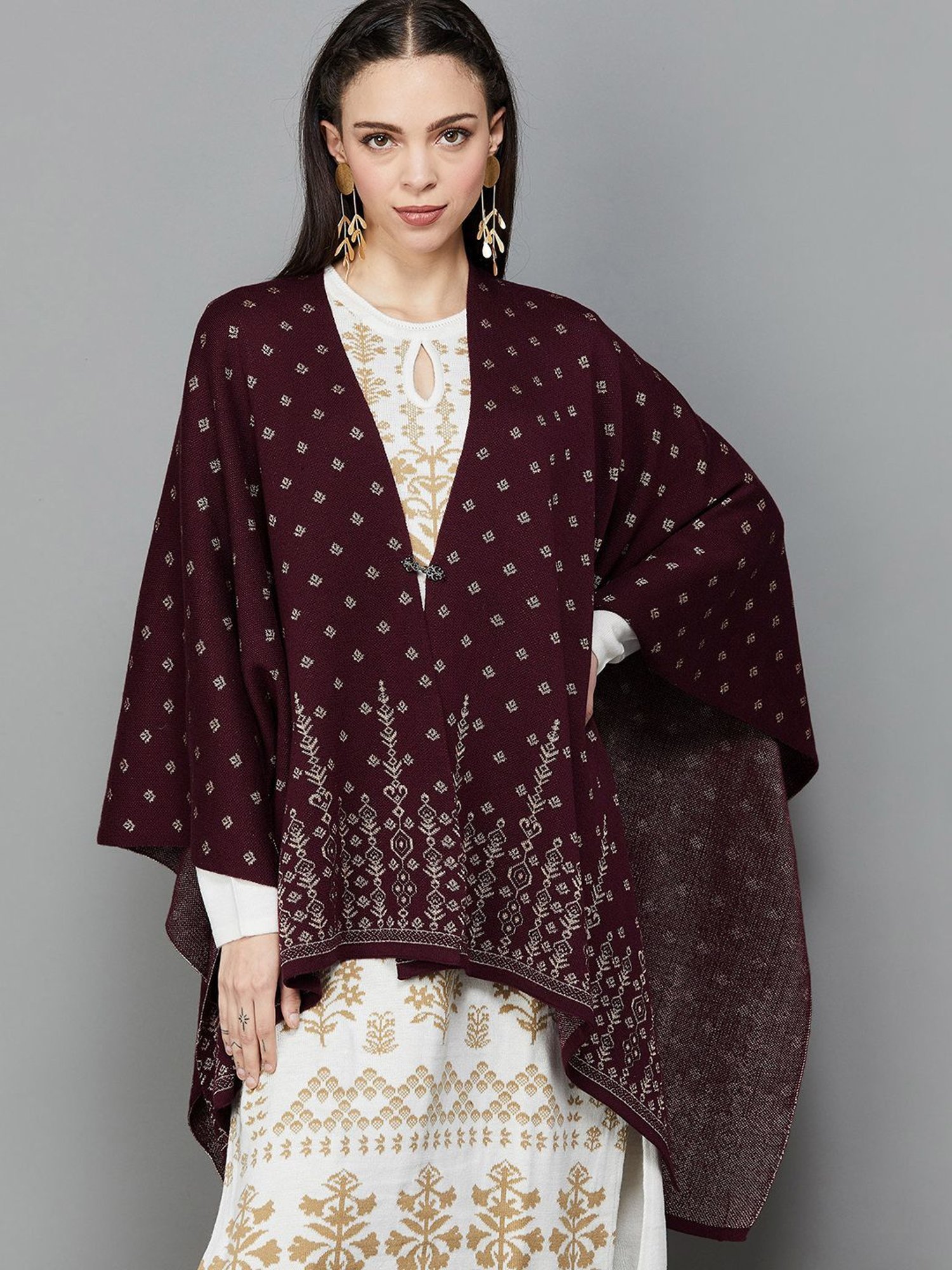 Akkriti by Pantaloons Off-White Self Pattern Shrug