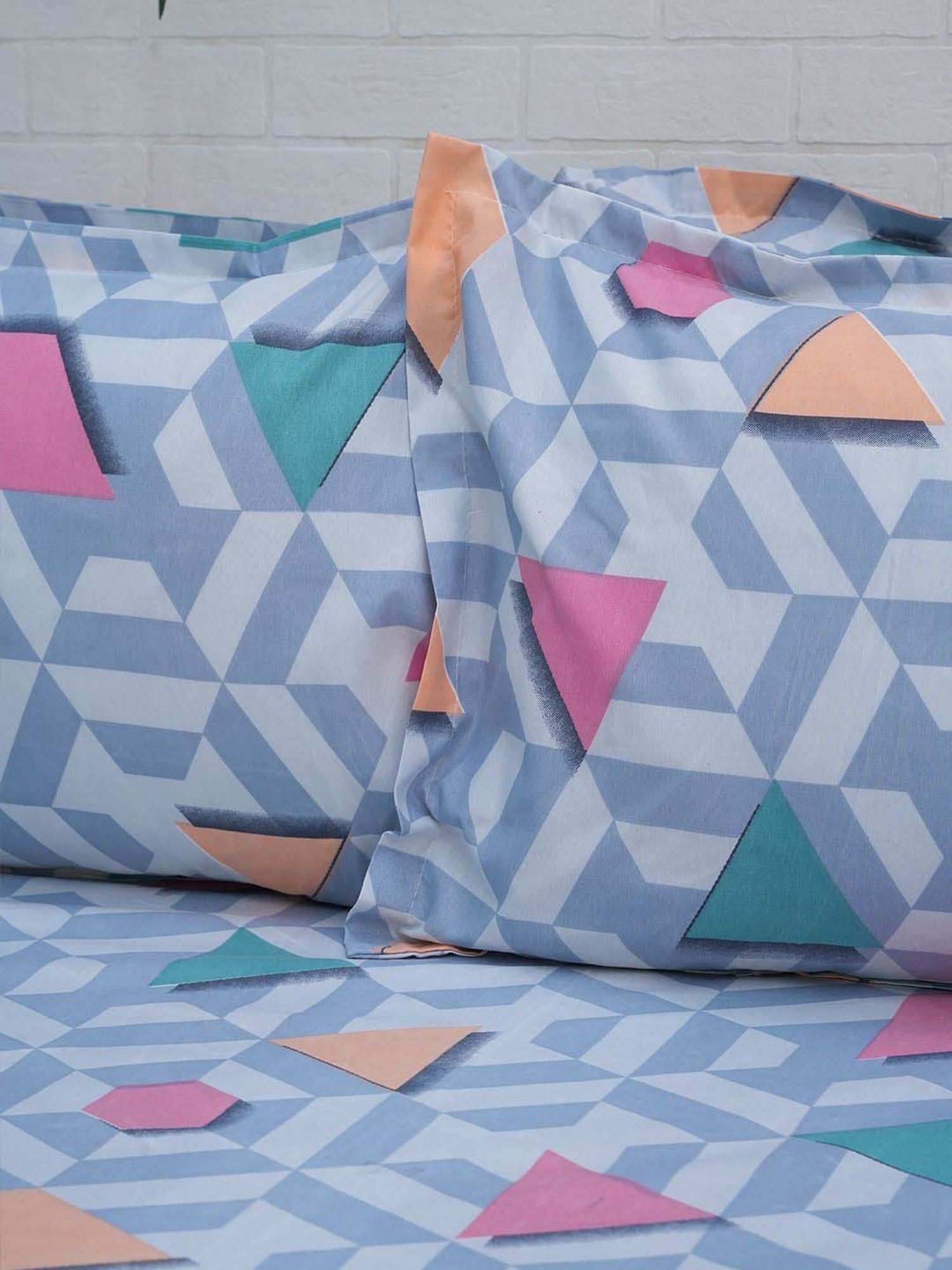 Ariana Blue Microfibre 120 TC Queen Bedsheet with 2 Pillow Covers