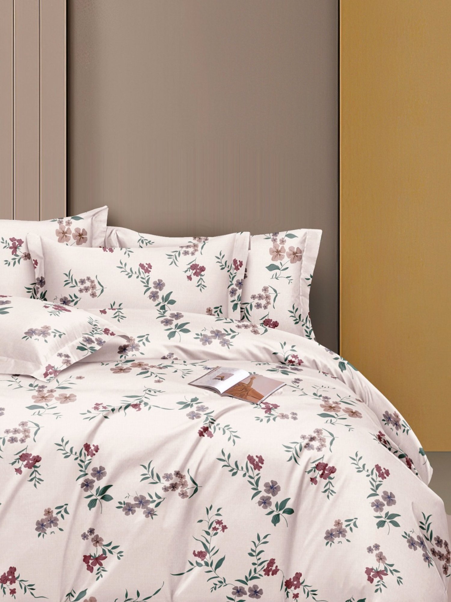 Ariana Forli UltraSoft Floral Pink 140 TC Microfibre Bedsheet with 2 Pillow Covers