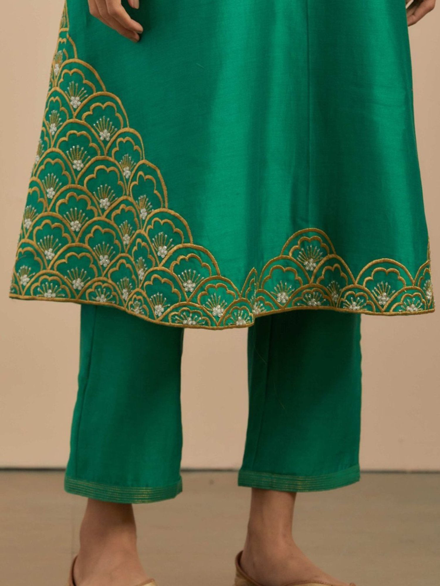 Priya Chaudhary Green Preet Embroidered Chanderi Silk Kurta