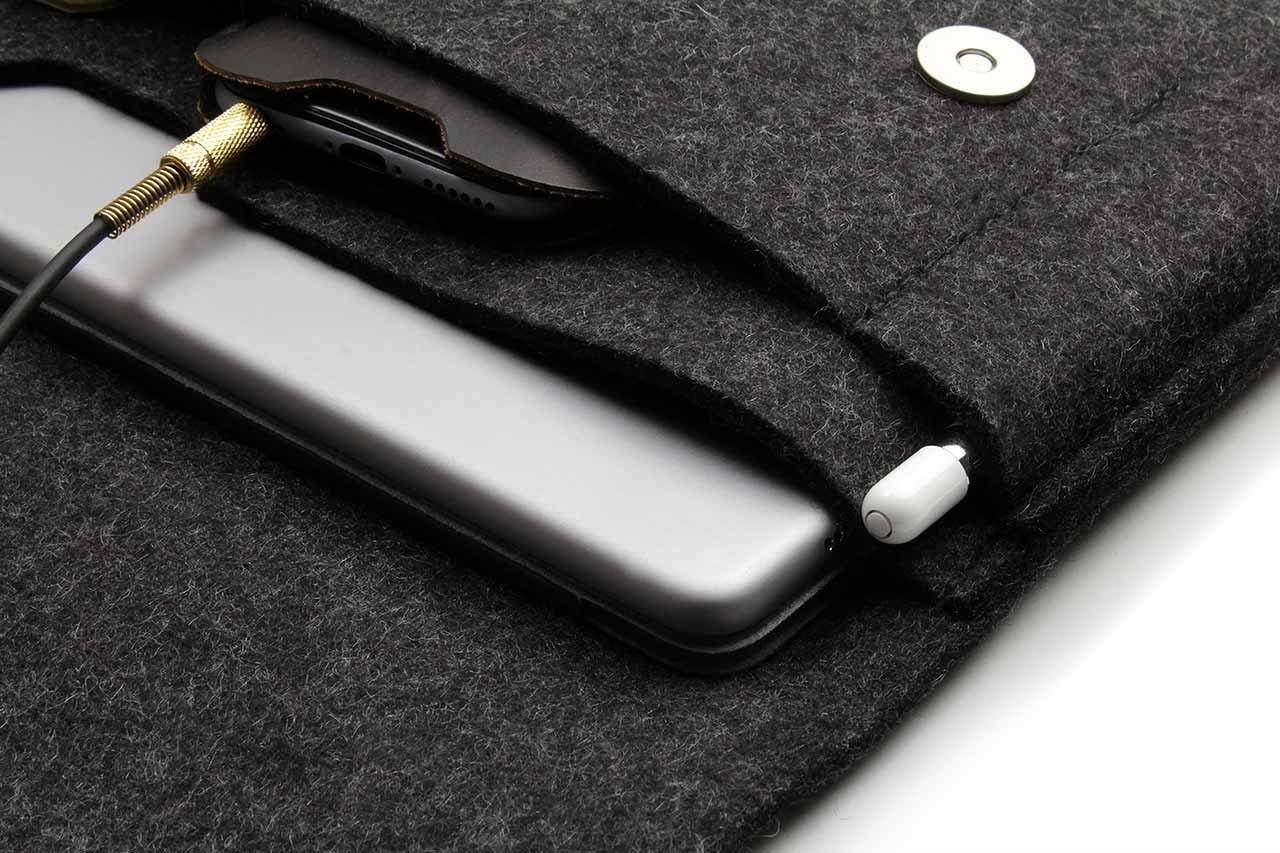 Pack & Smooch Hampshire Pro 12.9 + Keyboard | 100% German Merino Wool Felt and Italian Vegetable Tanned Leather - Dark Grey/Dark Brown