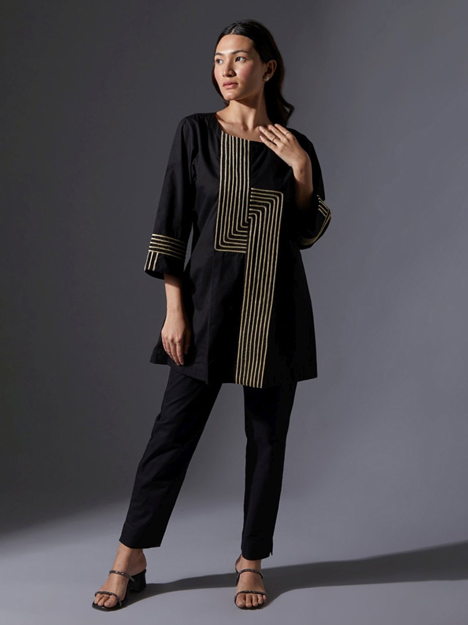 House of Manaa Black Hom Allure Kurti with Pant