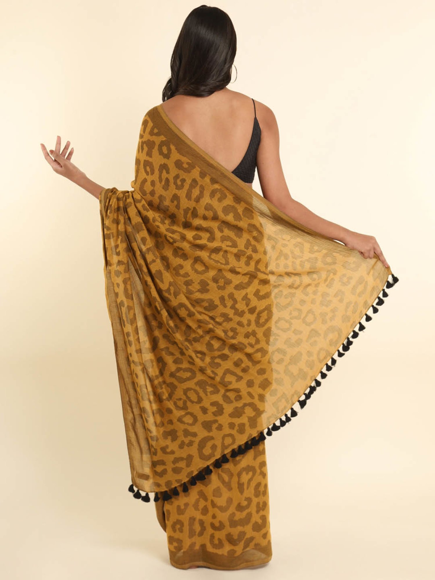 Suta Mustard Printed Saree Without Blouse