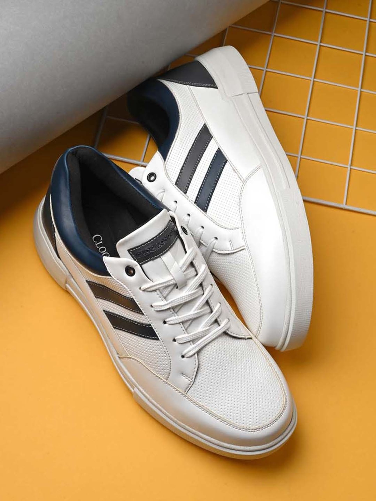 Clog London Men's White Casual Sneakers