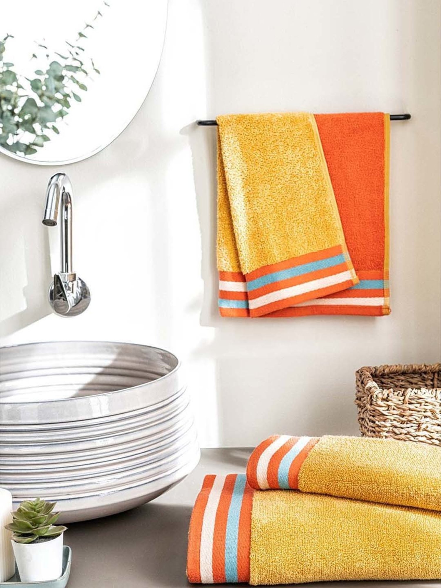 DDECOR Live beautiful Yellow & Orange Cotton 500 GSM Hand Towels - Set of 2