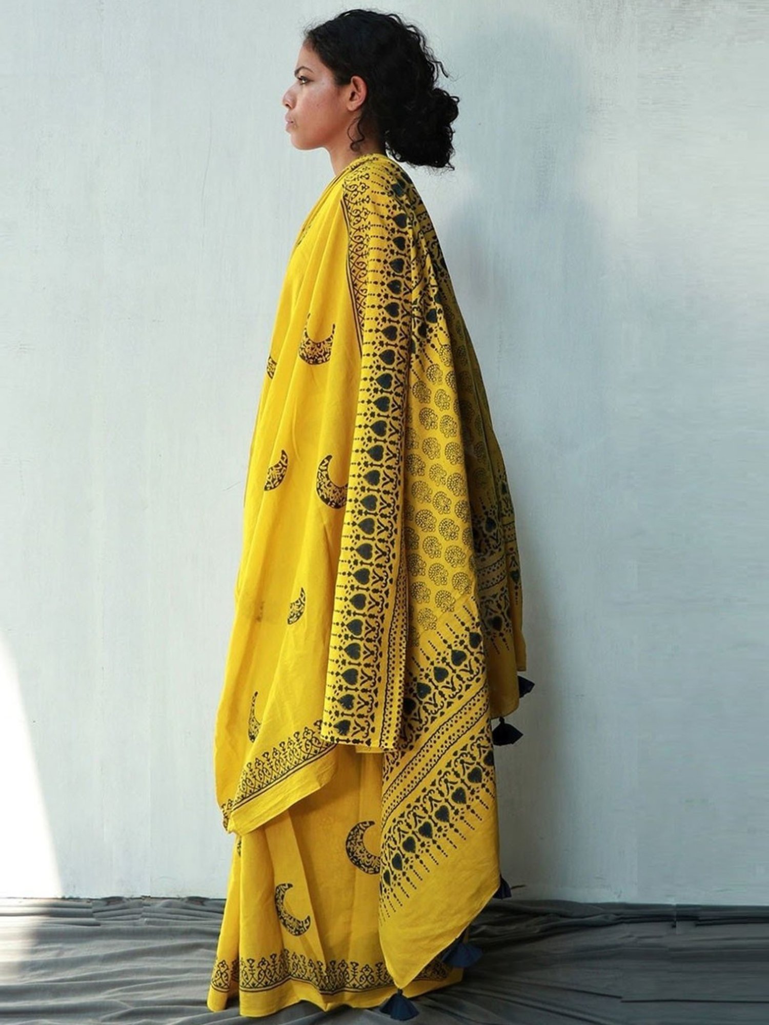 Chidiyaa Yellow Fly Me to the Moon Daisy Handblockprinted Cotton Saree