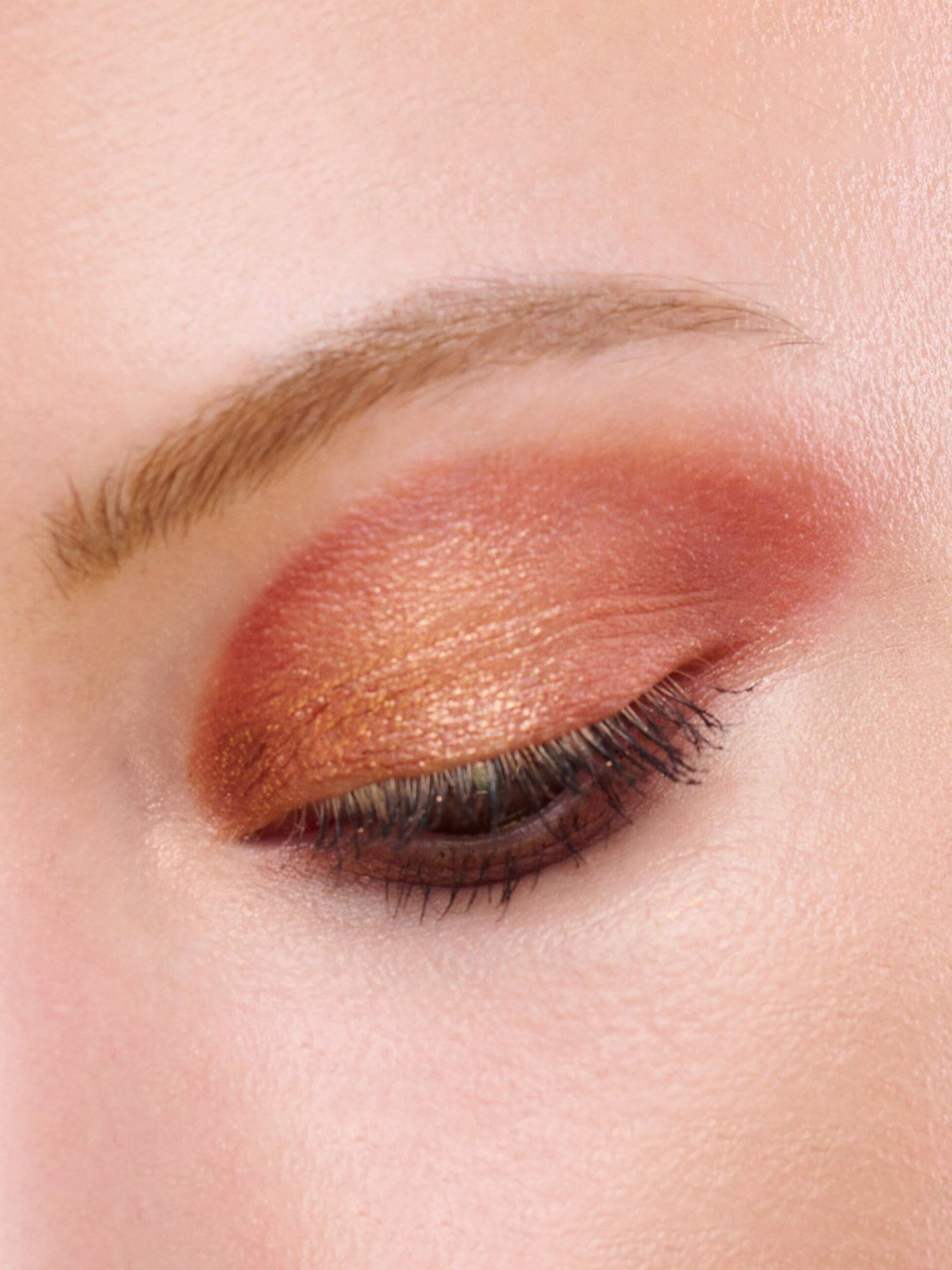 Essence Blooming Wings Eyeshadow Palette - 18 gm