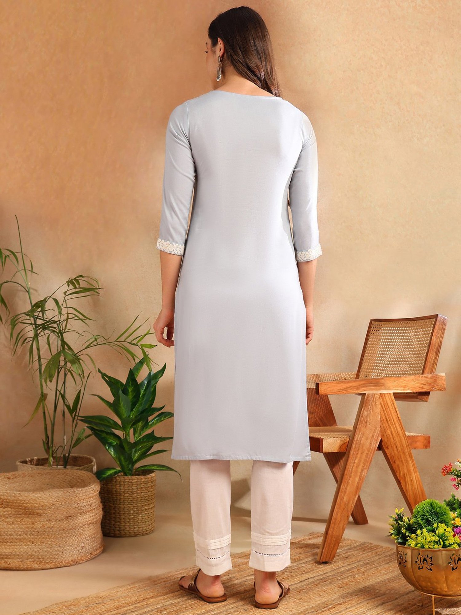 Vaamsi Light Blue Embroidered Straight Kurta