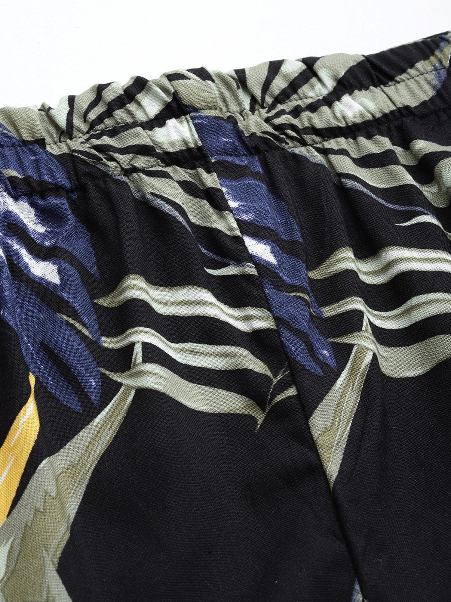 One Femme Multicolor Printed Shirt With Trousers