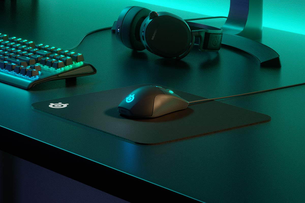 SteelSeries Qck Gaming Surface - Medium Thick Cloth - BEST Selling Mouse Pad of All Time - Peak Tracking and Stability - Maximum Control