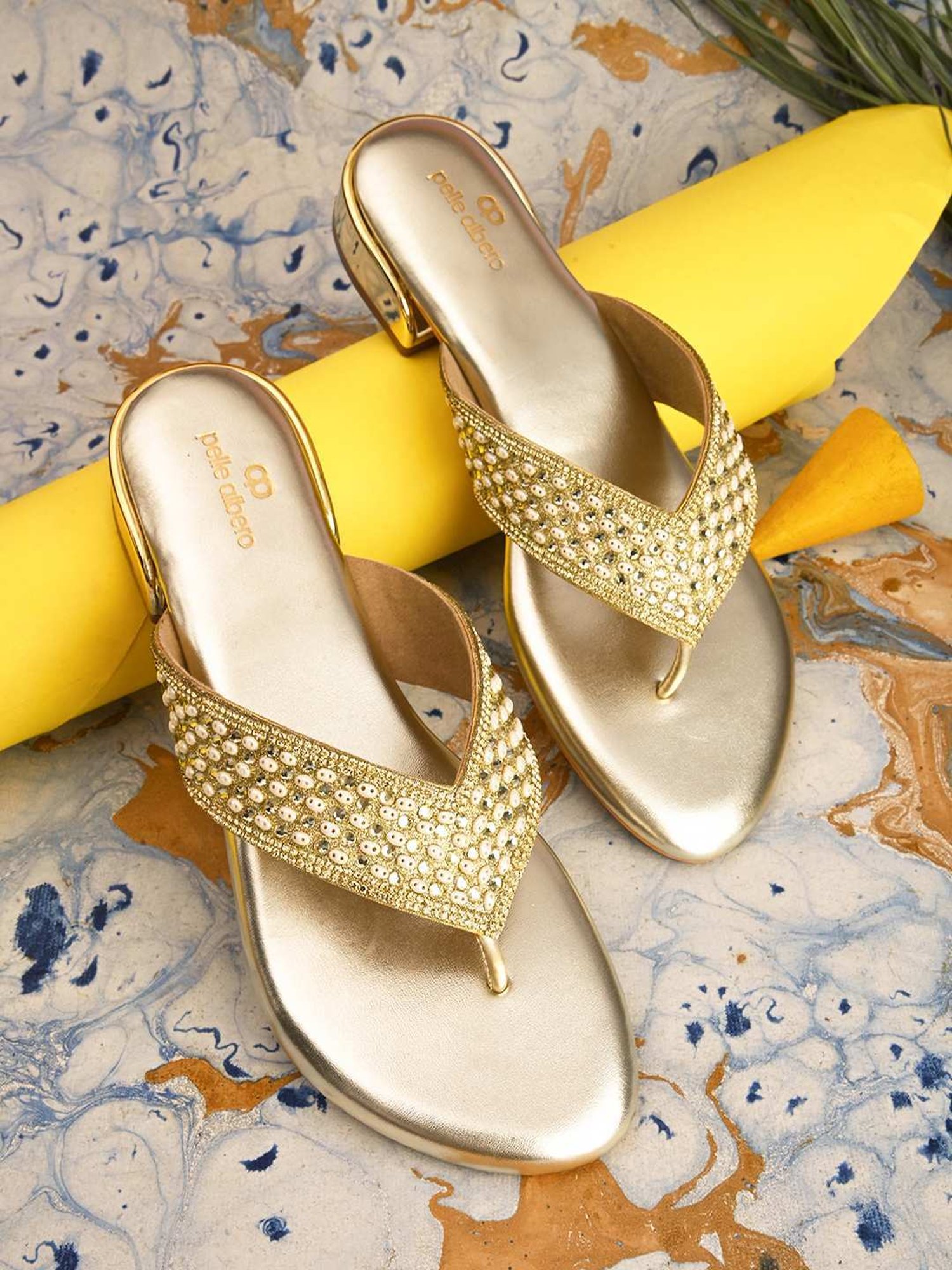 Pelle Albero Women's Gold Thong Sandals