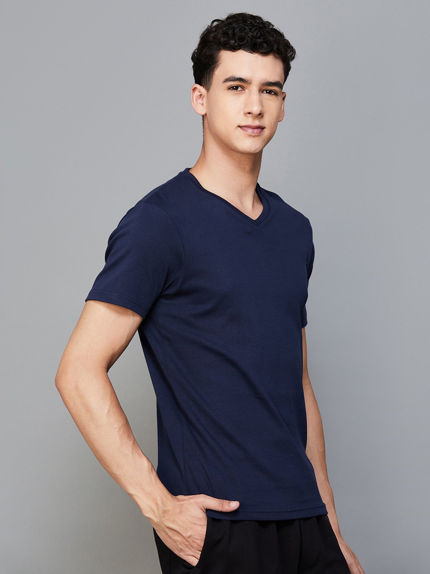 BOSSINI Navy Regular Fit V-Neck T-Shirt