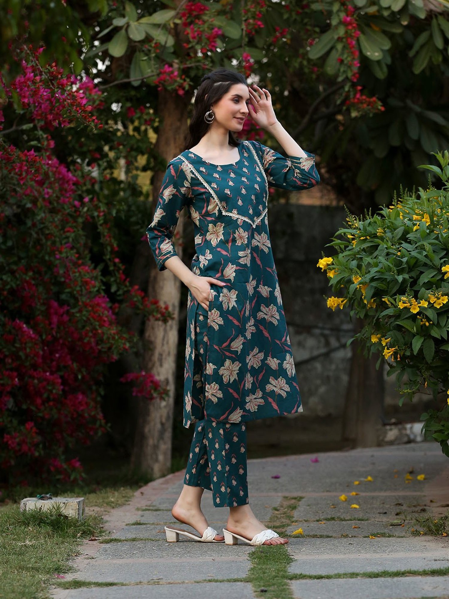 DECKEDUP Green Cotton Floral Print Kurta With Pants