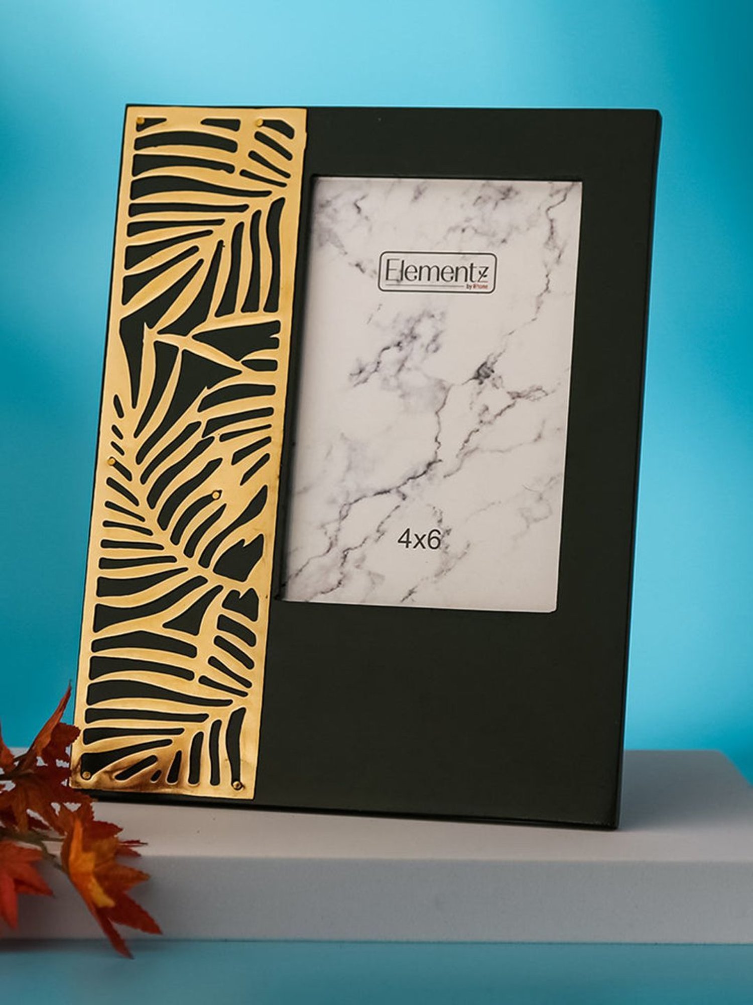 Art Street Gold Engineered Wood Swing Fashion Resin Vintage Photo Frame