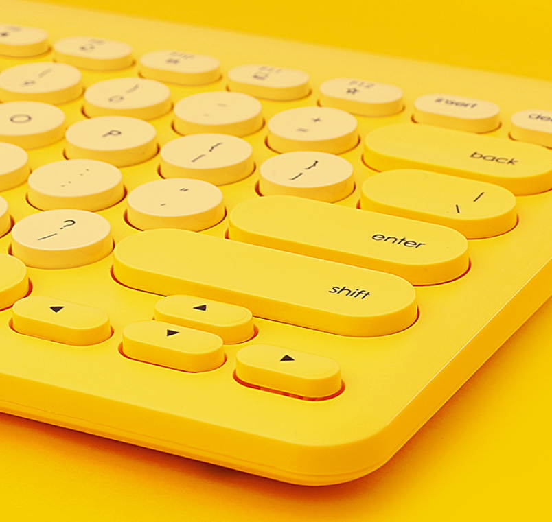 CORN LK586  Ergonomic Design Cartoon Pattern, Cool Exterior 2.4Ghz Wireless  Keyboard, Silent Clicking Mouse, Mouse Pad and Palm Rest Combo, Round and Retro Chiclet Keycaps - Yellow