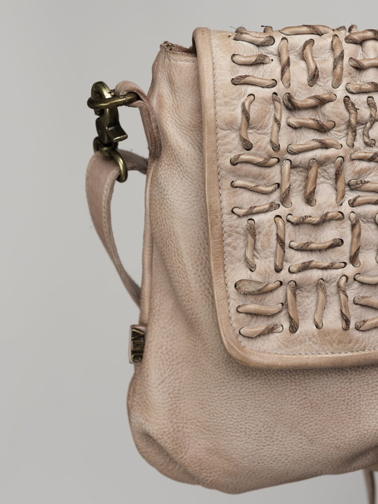 Art N Vintage Esther Blush Pink Leather Textured Medium Sling Handbag