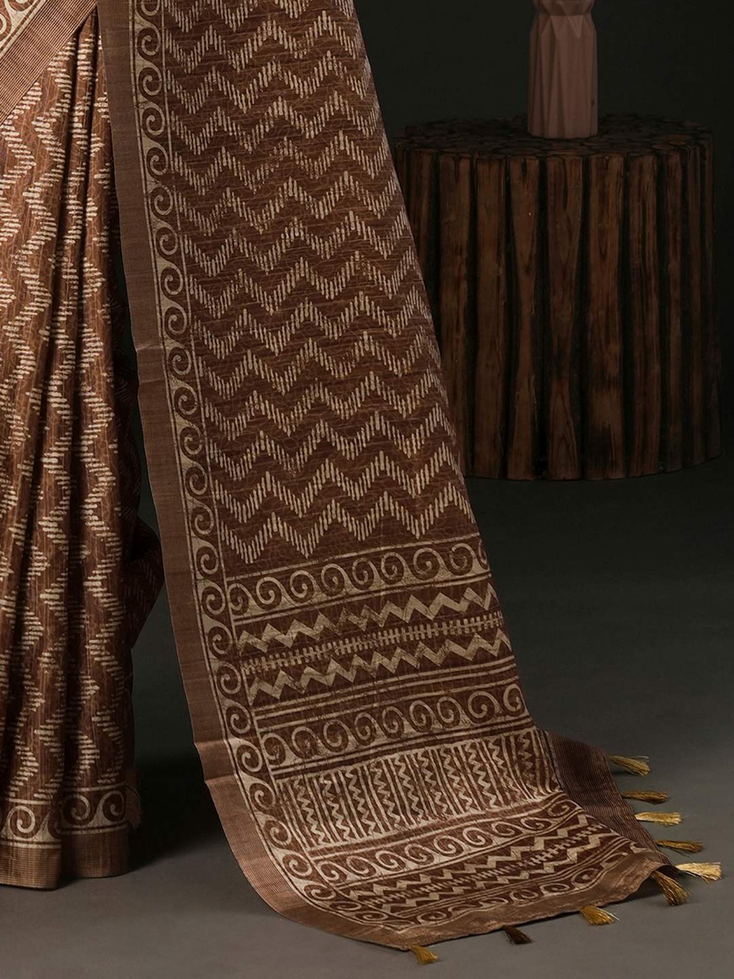 Unnati Silks Grey Cotton Printed Saree With Unstitched Blouse