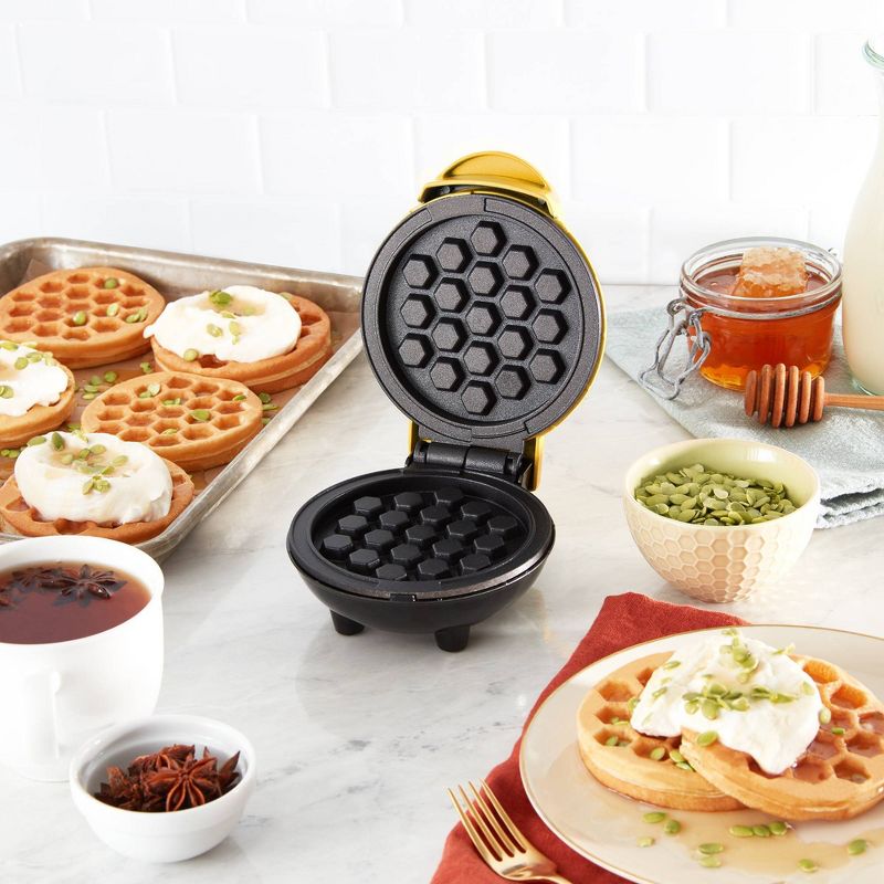 Dash Mini Honeycomb Waffle Maker