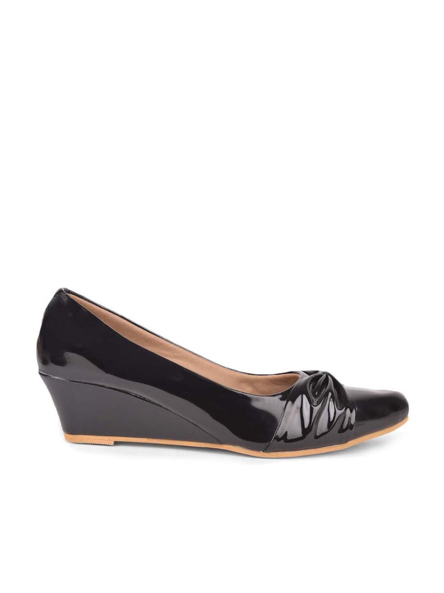 Salario Women's Black Wedge Pumps
