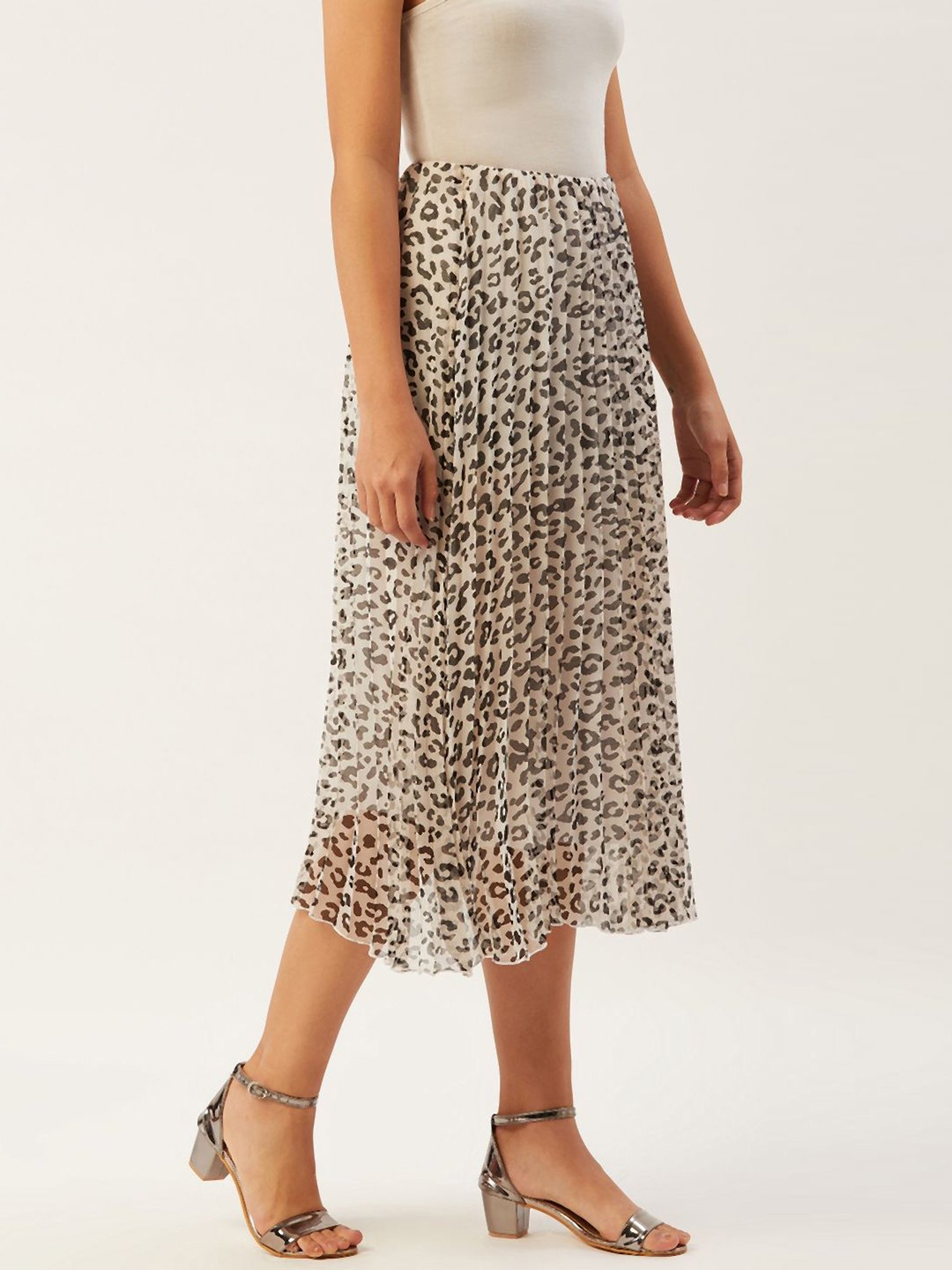 Anvi Be Yourself White & Black Printed A-Line Skirt