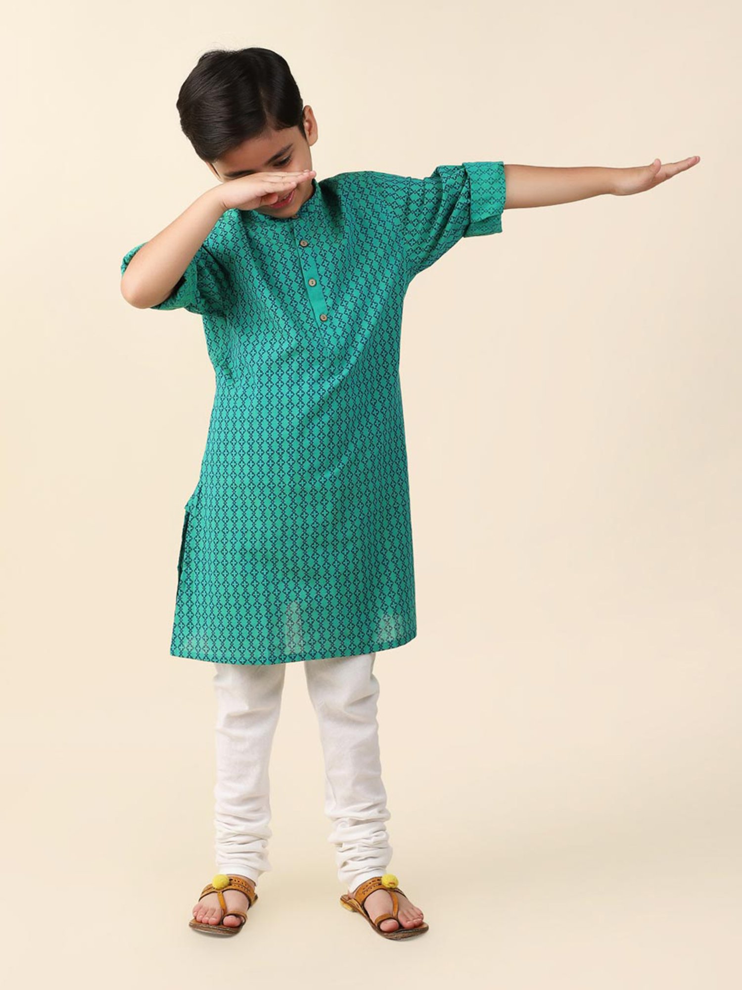 TABARD Kids Red Printed Full Sleeves Kurta